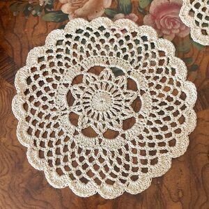 🤍New Handcrafted Crocheted Cream White Lace Doily Scallop